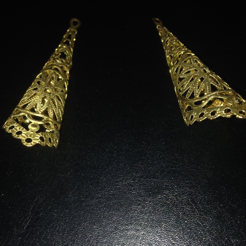 Jewelry - Picture 3 of 5